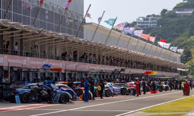 Wamenpora Taufik Hidayat Tinjau Seri GT World Challenge Asia