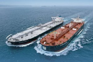 Dua Kapal Pertamina Tertahan Blokade Militer Amerika Serikat