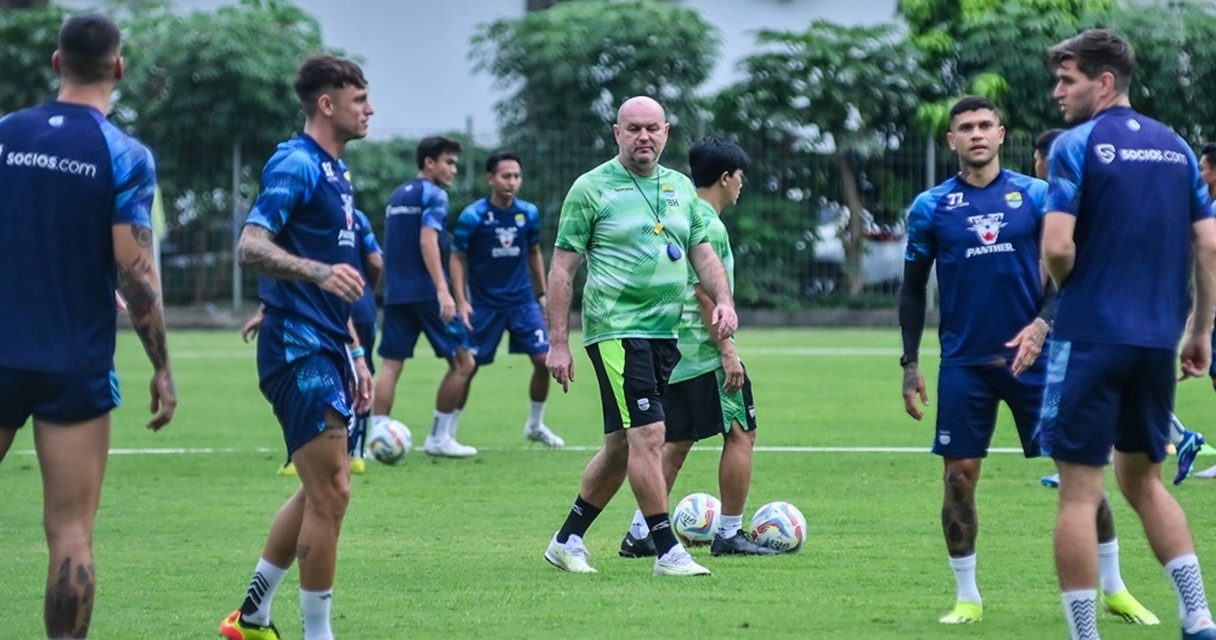 Bojan Hodak Waspadai Motivasi Tuan Rumah Di Pekan Krusial