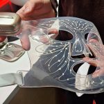 L’Oréal LED Face Mask: Berbasis Cahaya Terkoneksi Aplikasi AI