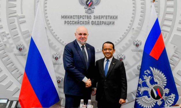 Menko Bahlil Temui Menteri Energi Rusia, Negosiasi Impor Minyak