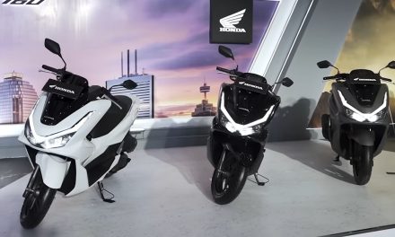 Honda PCX 160 Warna Baru Tampil Lebih Elegan Dan Eksklusif