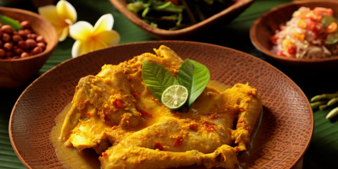 Ayam Betutu Gilimanuk: Teknik Memasak Lembut Hingga 12 Jam