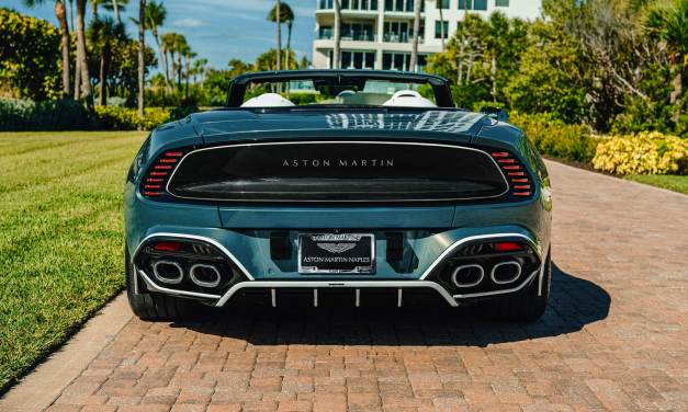 Aston Martin Vanquish V12 Kembali Lahir, Jadi Benteng Terakhir