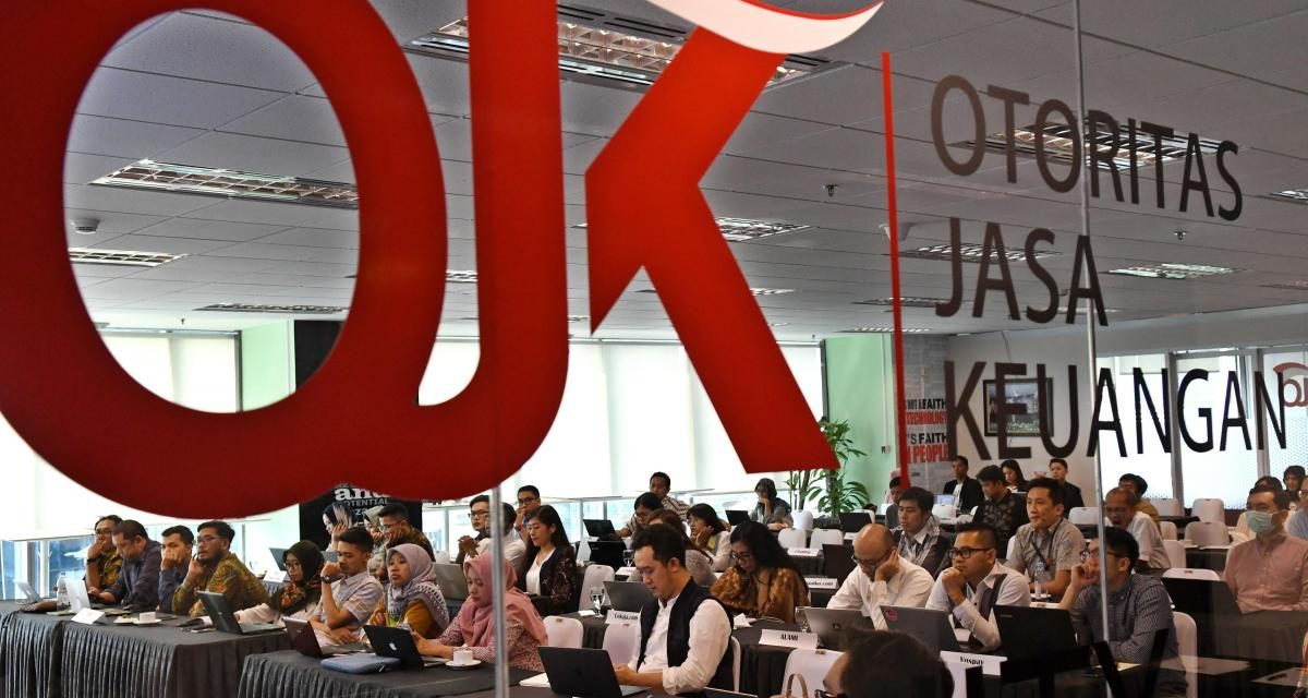 OJK Blokir Ratusan Rekening Penampung Dana Pinjol Ilegal