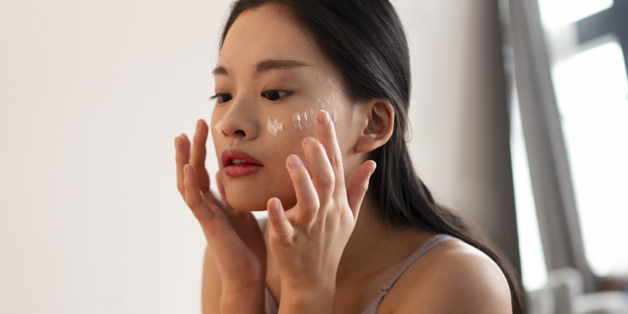 Tips Memilih Kandungan Skincare: Ceramide Vs Salicylic Acid
