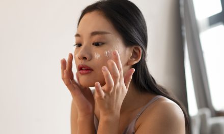 Tips Memilih Kandungan Skincare: Ceramide Vs Salicylic Acid