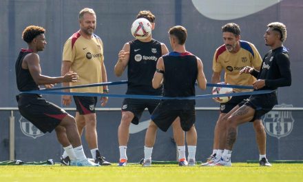 Hansi Flick Fokus Gembleng Fisik Para Pemain Barcelona