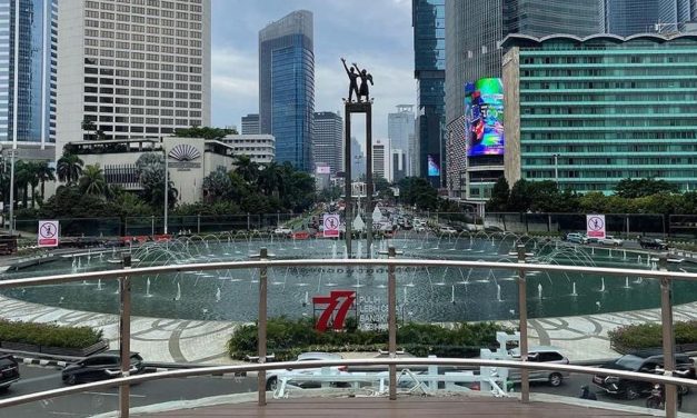 Skydeck Halte Bundaran HI Jadi Buruan Foto Estetik Di Jakarta