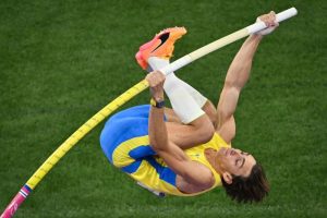 Armand Duplantis Pertajam Rekor Dunia Lompat Galah 6,27 Meter