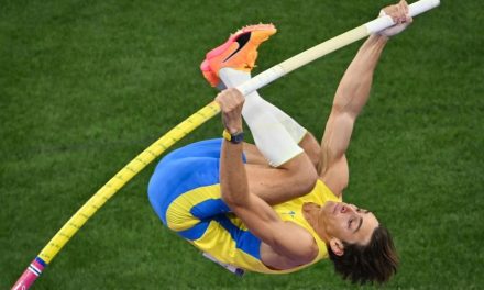 Armand Duplantis Pertajam Rekor Dunia Lompat Galah 6,27 Meter