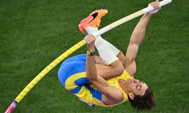 Armand Duplantis Pertajam Rekor Dunia Lompat Galah 6,27 Meter