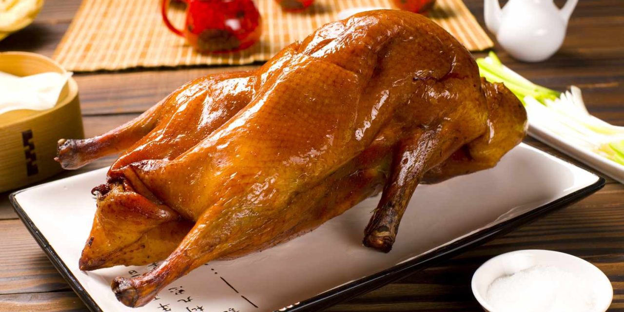 Peking Duck Beijing: Kulit Yang Renyah Dan Saus Sweet Bean