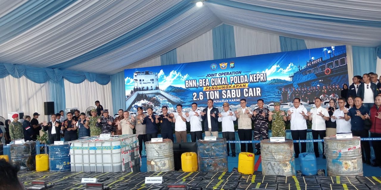 BNN Dan Bea Cukai Sita 2,6 Ton Sabu Cair Di Perairan Kepri