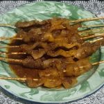 Sate Jebred Garut Tawarkan Kikil Sapi Balut Dan Kelapa Sangrai