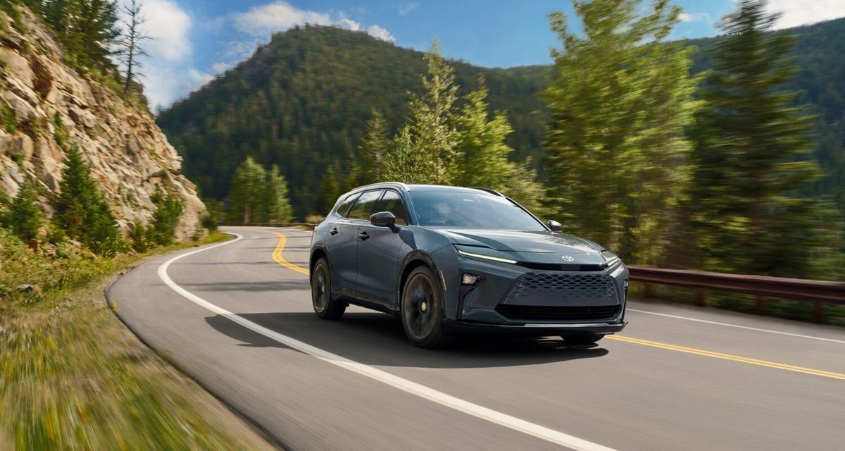 Toyota Rilis Crown Signia 2027 Berbekal Mesin Hybrid 243 HP