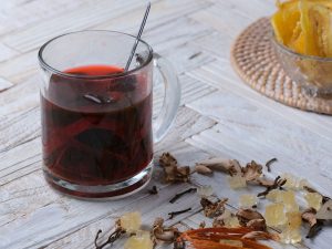 Ayer Ahmar Khas Ternate: Minuman Akar-Akaran Penawar Lelah