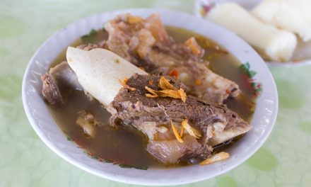 Sup Kaledo Khas Donggala: Olahan Tulang Kaki Sapi Kuah Kaldu