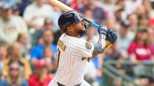 Pukulan Krusial Jackson Chourio Pimpin Brewers Bekuk Rays
